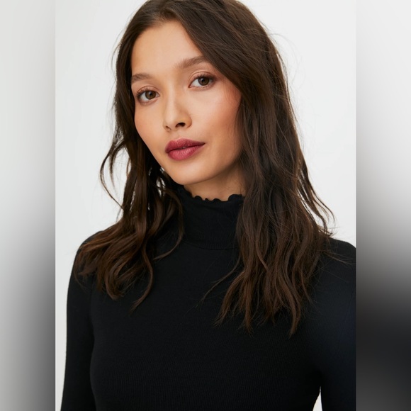 Aritzia Wilfred Carco long sleeve - Picture 2 of 6